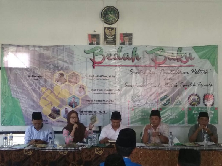 STIS Darusy Syafa’ah – LTNU Adakan Bedah Buku “Santri dan Pendidikan Politik”