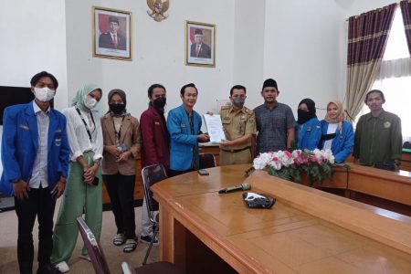 Sikapi Kenaikan PPN Hingga Harga Minyak, Mahasiswa Adakan Audiensi Dengan DPRD Lampung Tengah